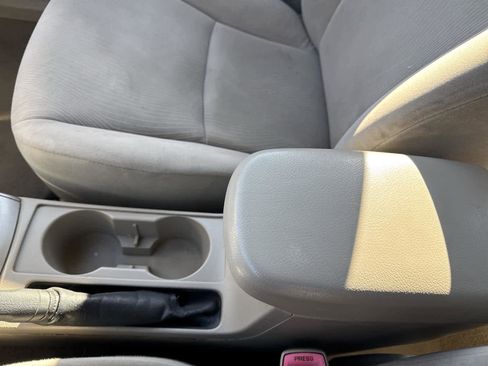 Used 2011 Toyota Corolla LE image 30