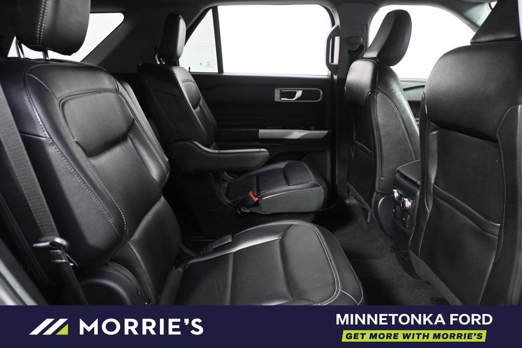 Used 2021 Ford Explorer XLT w/ Equipment Group 202A AWD/4WD image 18