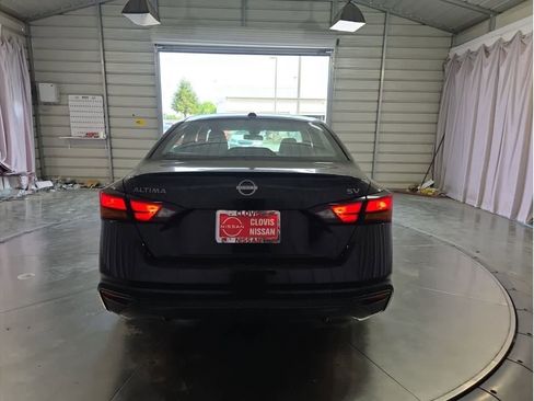 Used 2024 Nissan Altima 2.5 SV image 9