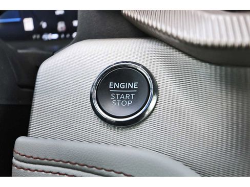 Used 2025 Ford Explorer Active w/ Active Comfort Package image 27