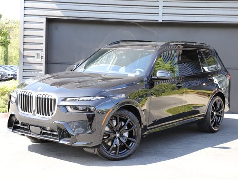 Used 2023 BMW X7 xDrive40i w/ M Sport Package AWD/4WD image 1
