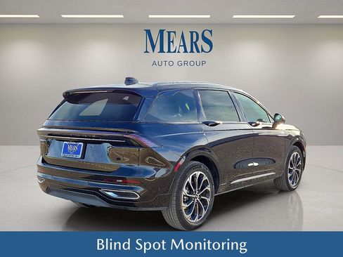 Used 2024 Lincoln Nautilus Reserve image 6