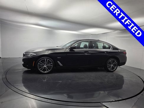 Certified 2023 BMW 530e w/ Premium Package image 6