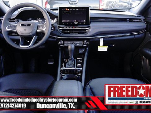 New 2026 Jeep Compass Latitude image 11