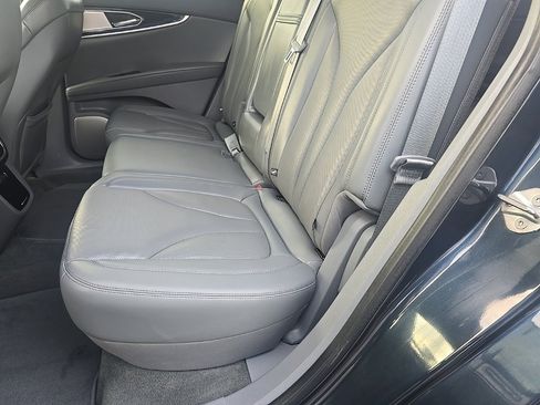 Used 2022 Lincoln Nautilus Reserve w/ Equipment Group 202A image 17