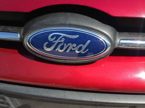 Used 2013 Ford Focus SE w/ SE Winter Pkg FWD image 11