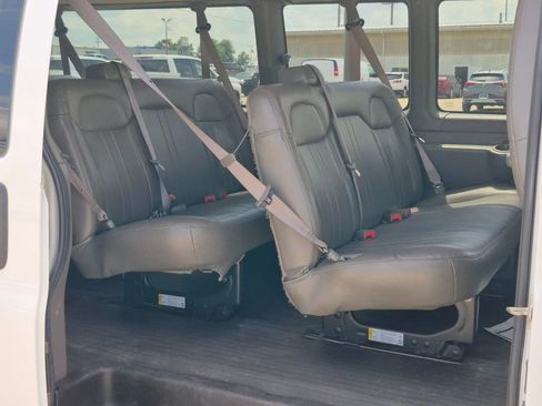 Used 2022 Chevrolet Express 3500 LS RWD image 25