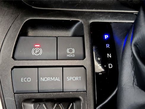 Used 2023 Toyota RAV4 LE image 33