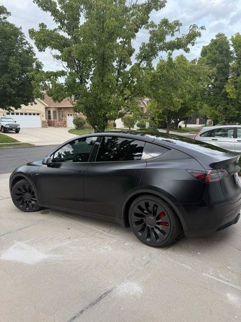 Used 2022 Tesla Model Y Performance AWD/4WD image 2