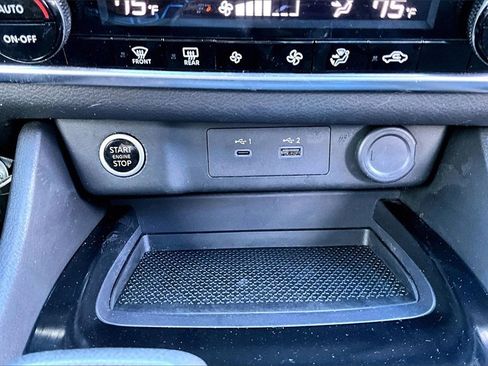 Used 2023 Nissan Rogue SV image 15