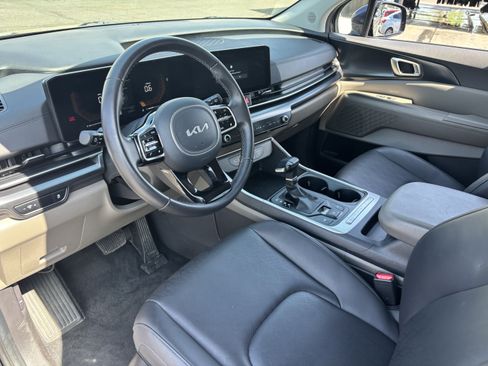 Certified 2026 Kia Carnival FWD image 16