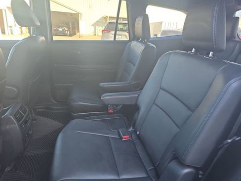 Used 2019 Honda Pilot Touring image 15