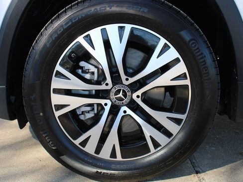 Used 2025 Mercedes-Benz GLA 250 4MATIC image 26