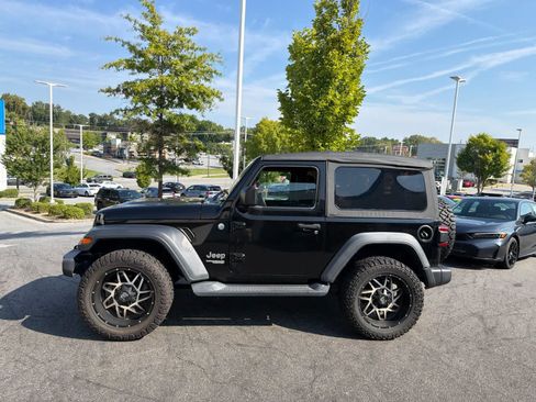 Used 2018 Jeep Wrangler Sport AWD/4WD image 7