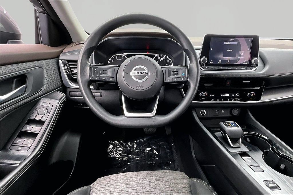 Used 2021 Nissan Rogue SV FWD image 5