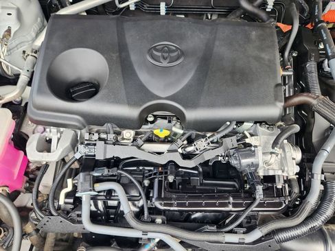 Used 2023 Toyota Venza XLE AWD/4WD image 29