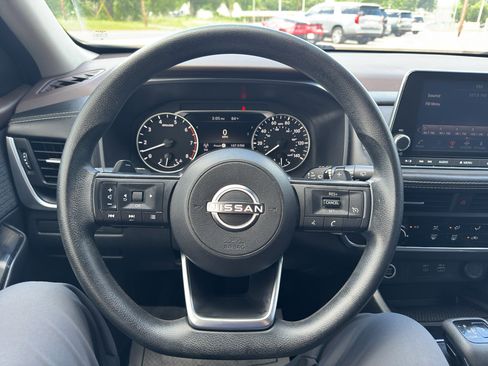 Used 2023 Nissan Rogue S FWD image 22