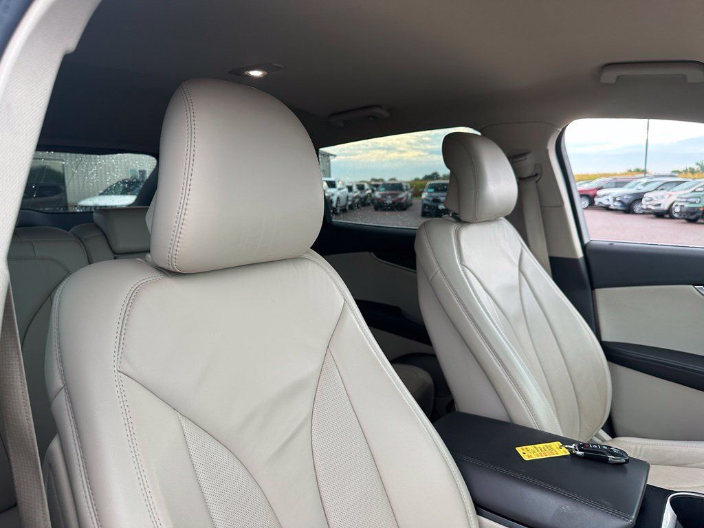 Used 2017 Lincoln MKX Select w/ Select Plus Package AWD/4WD image 32