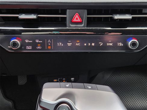 New 2025 Kia EV6 Light w/ Light LR Technology Package image 15
