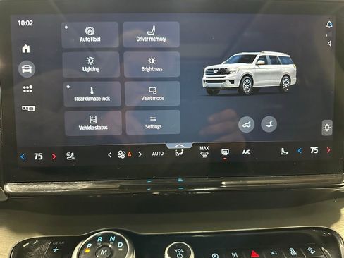 Used 2025 Ford Expedition Max Platinum AWD/4WD image 26