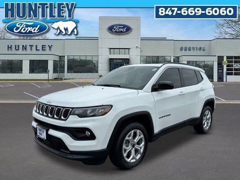 Used 2025 Jeep Compass Latitude w/ Sun & Sound Group image 1