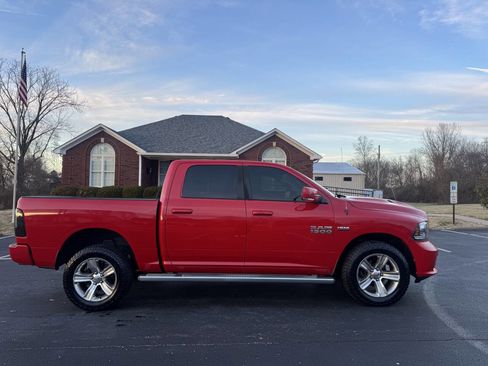 Used 2015 RAM 1500 Sport w/ Convenience Group image 13
