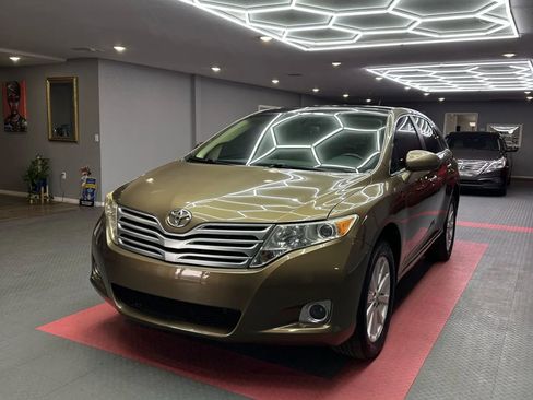 Used 2012 Toyota Venza XLE image 2