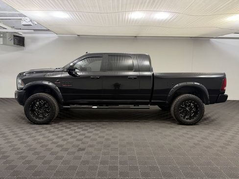 Used 2016 RAM 3500 Laramie AWD/4WD image 2