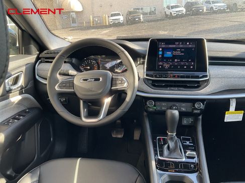 New 2026 Jeep Compass Latitude image 11