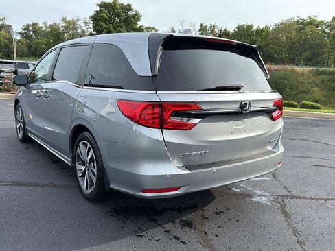 Used 2021 Honda Odyssey Touring image 3