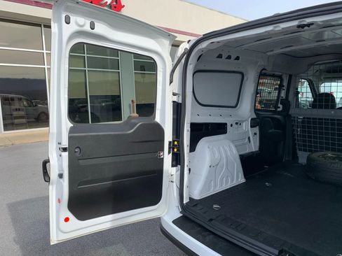 Used 2019 RAM ProMaster City Tradesman SLT image 29