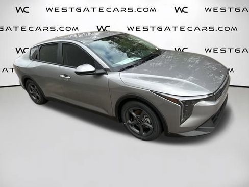 New 2025 Kia K4 LXS image 34
