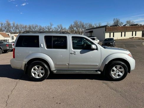 Used 2012 Nissan Pathfinder SV image 8