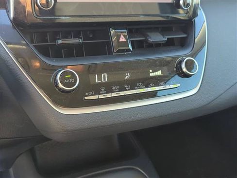 Used 2020 Toyota Corolla LE w/ Carpet Mat Package (TMS) FWD image 19