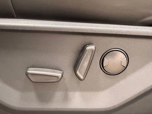 Used 2025 Ford Expedition Active image 28