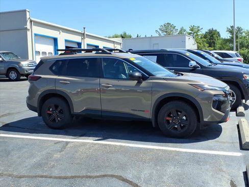 Used 2026 Nissan Rogue SV AWD/4WD image 14