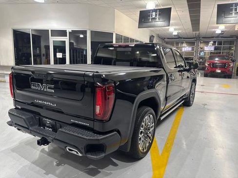 Used 2025 GMC Sierra 1500 Denali Ultimate AWD/4WD image 8