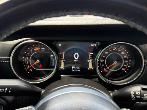 Used 2022 Jeep Wrangler Unlimited Sahara AWD/4WD image 18