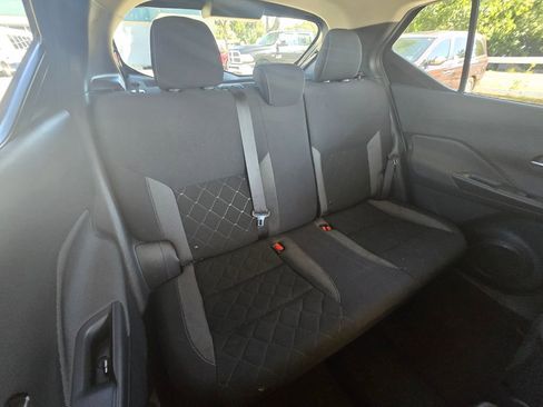 Used 2018 Nissan Kicks SV FWD image 8