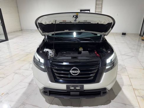 Used 2022 Nissan Pathfinder SV FWD image 4