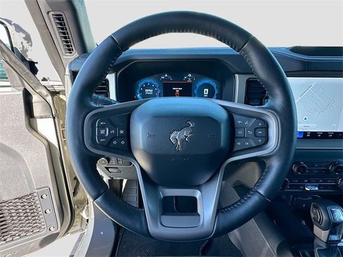 Used 2025 Ford Bronco Outer Banks image 11