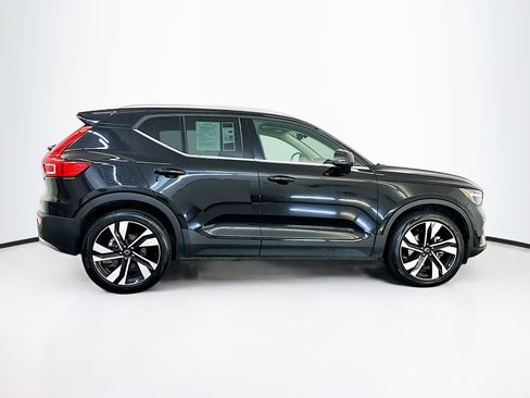 Used 2025 Volvo XC40 B5 Plus image 10