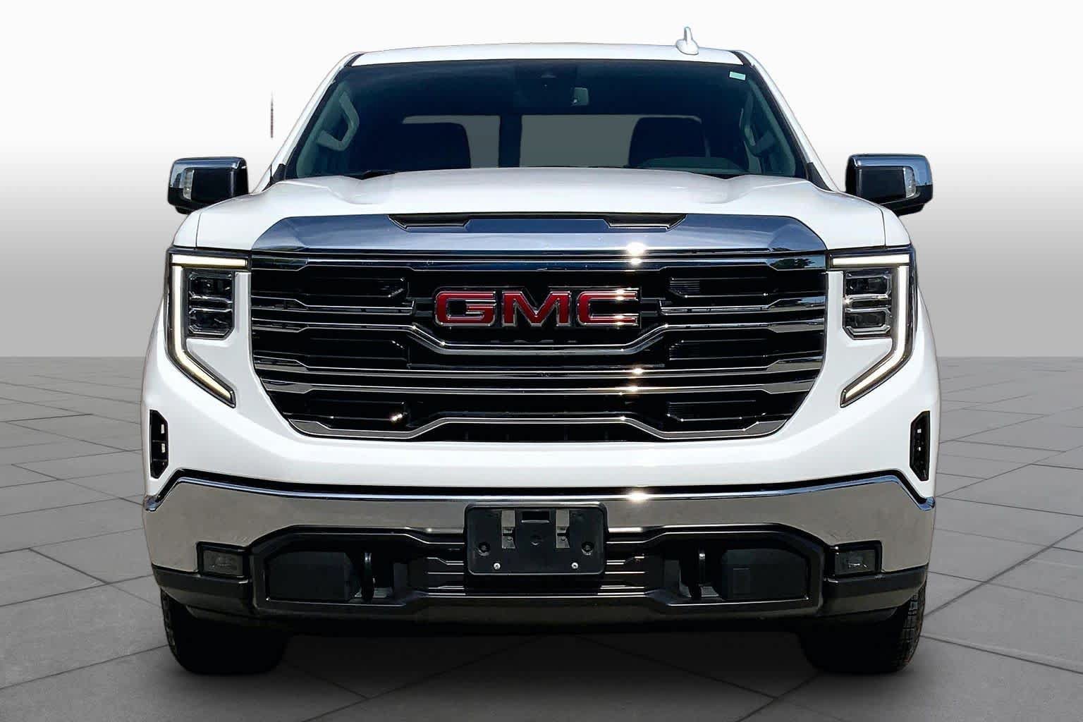 Used 2023 GMC Sierra 1500 SLT AWD/4WD image 4