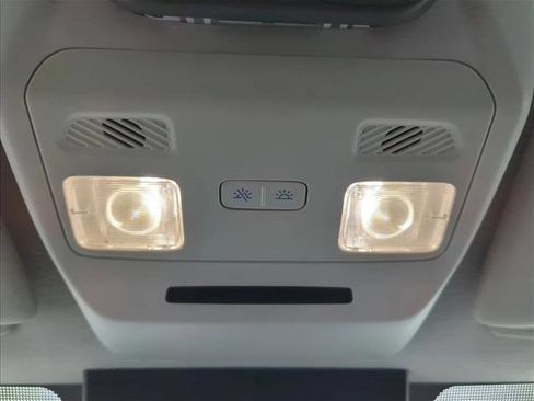 Used 2022 Ford Transit 350 XLT image 21