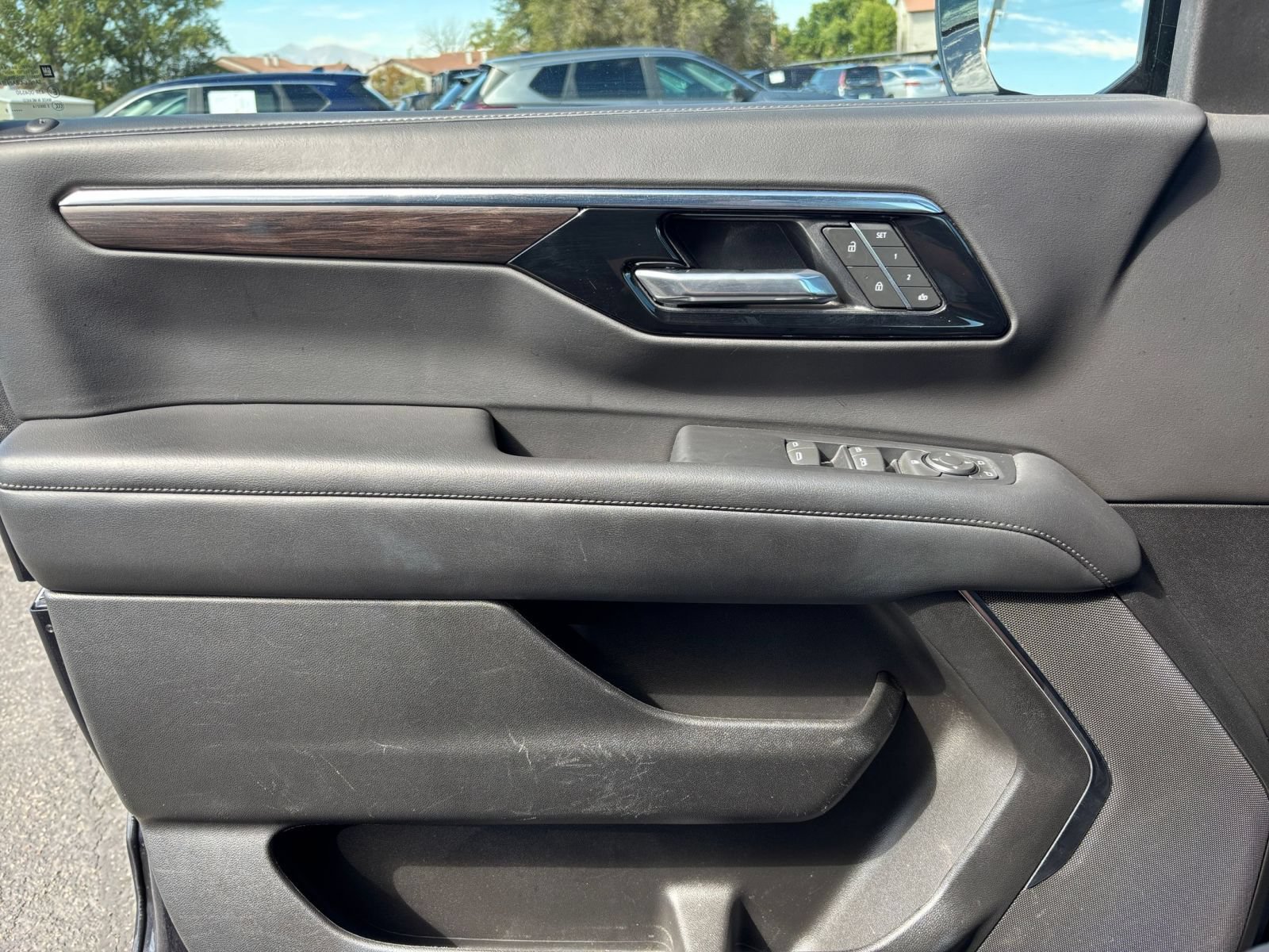Used 2025 Chevrolet Tahoe Z71 AWD/4WD image 18