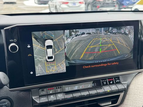 Used 2025 Toyota Camry XLE w/ Premium Plus Package image 31