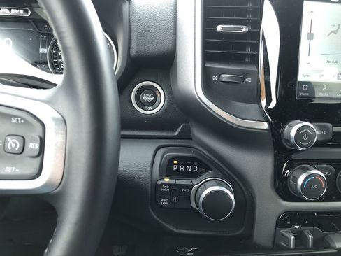 Used 2024 RAM 2500 Big Horn w/ Safety Group image 18