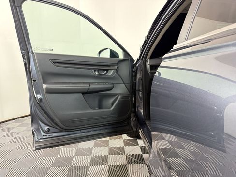 Used 2025 Honda CR-V LX image 19