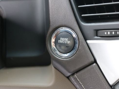 Used 2017 Chevrolet Suburban Premier image 25