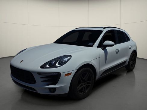 Used 2018 Porsche Macan AWD/4WD image 4